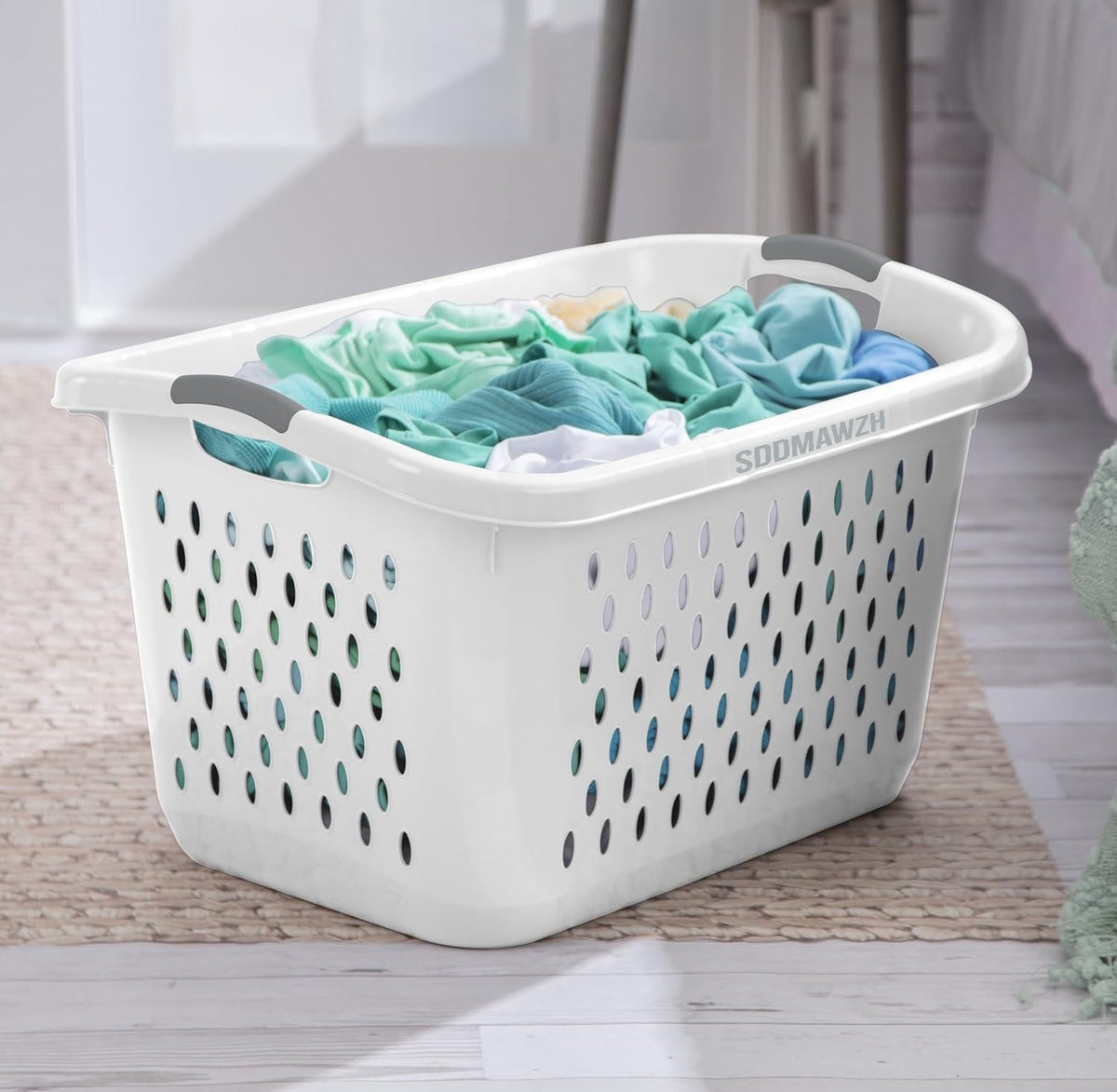 (2 Pcs) 2.7 Bushel Extra Large Plastic Laundry Basket with 2 Carry Handles, For use in the Laundry Room, Dorm Room or Bedroom,White